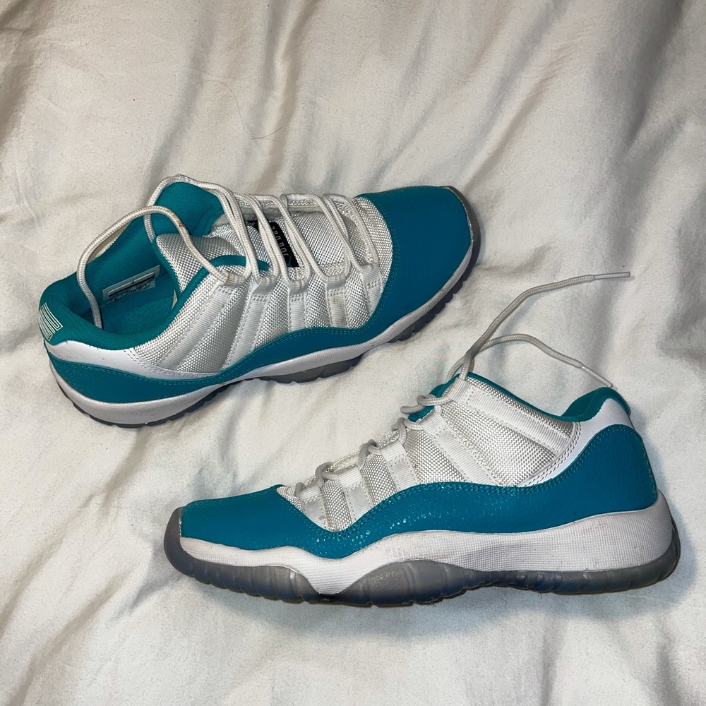 Size 7Y Nike Air Jordan “Aqua Safari” 11s